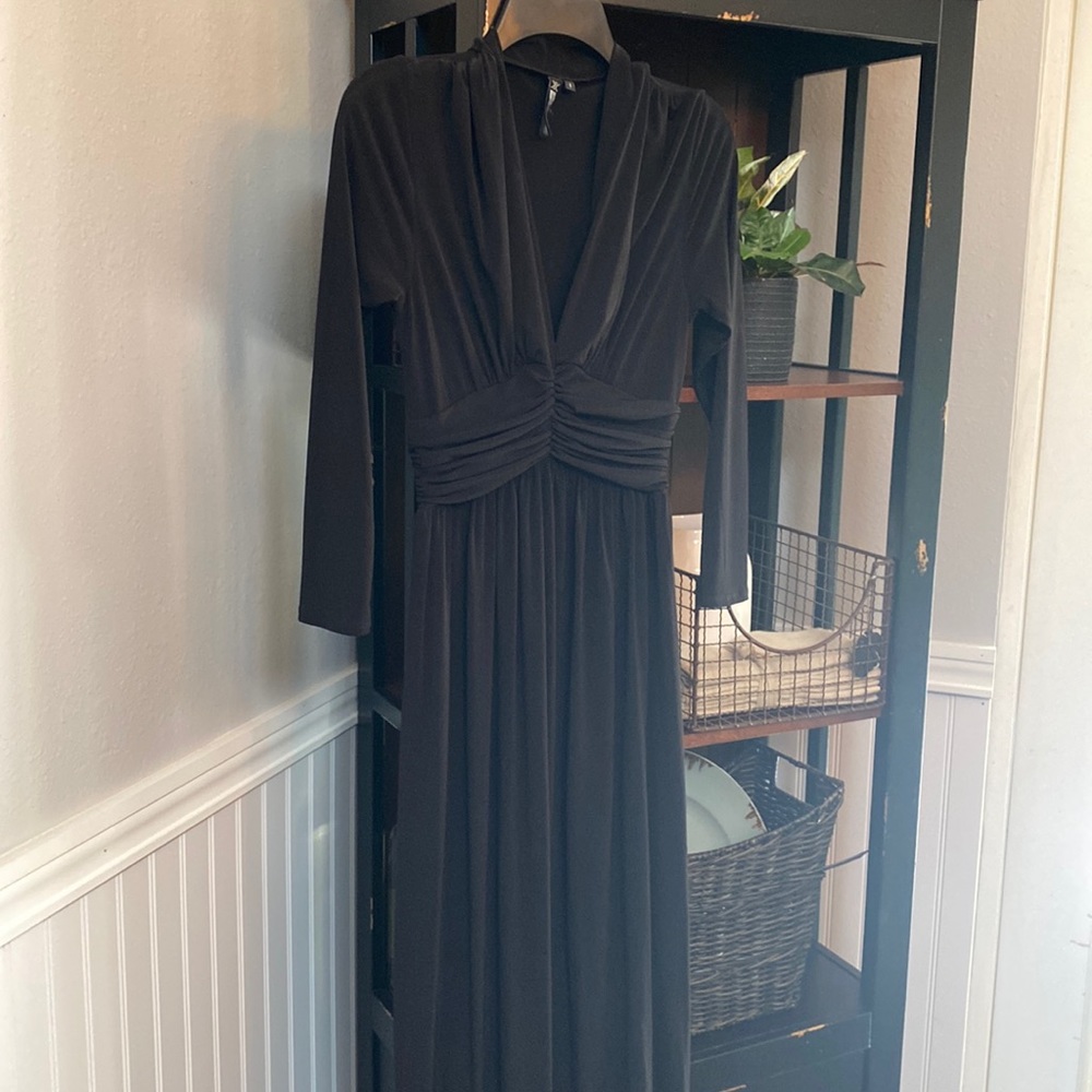 Black Ruched Front V Neck Evening Gown Floor Length